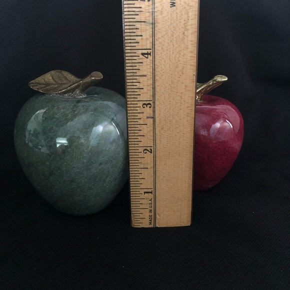 Vintage Stone Marble Alabaster Apples Paperweights with Brass Leaves - Picture 8 of 9